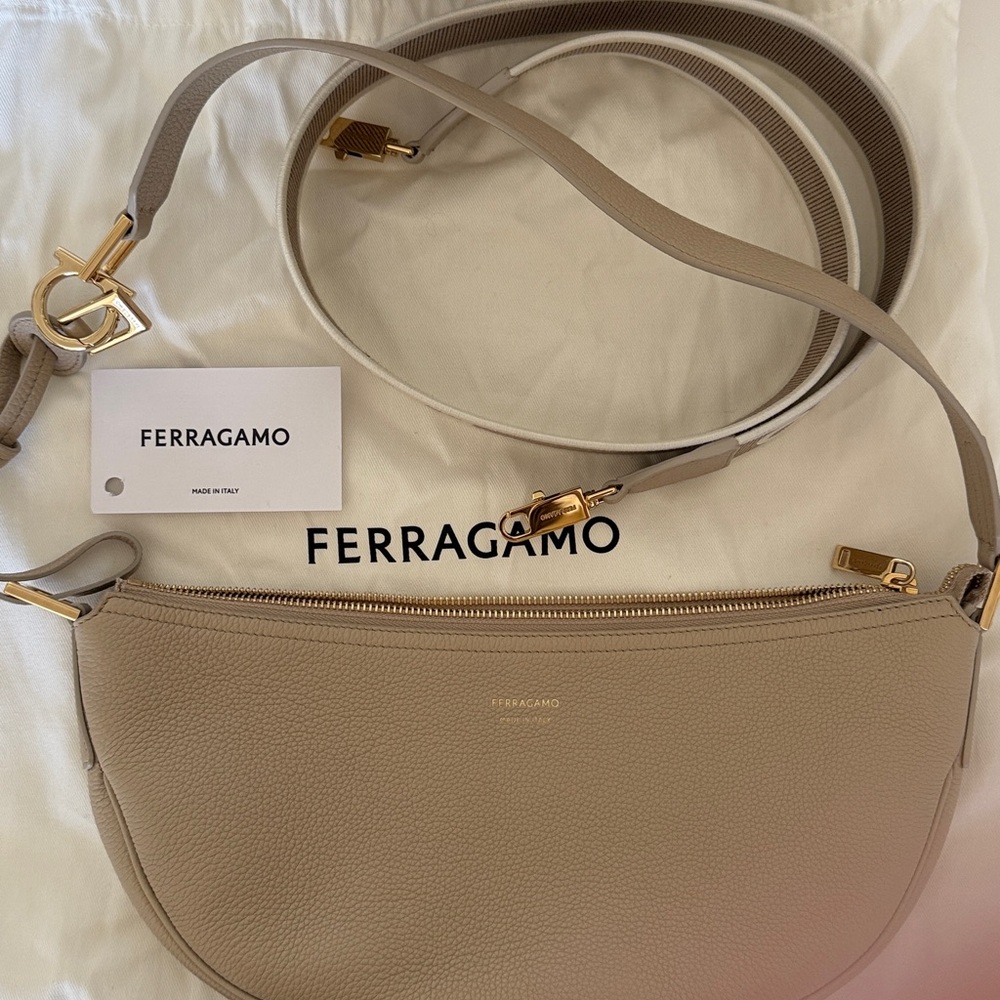 Salvatore Ferragamo Hobo Smile - Stone